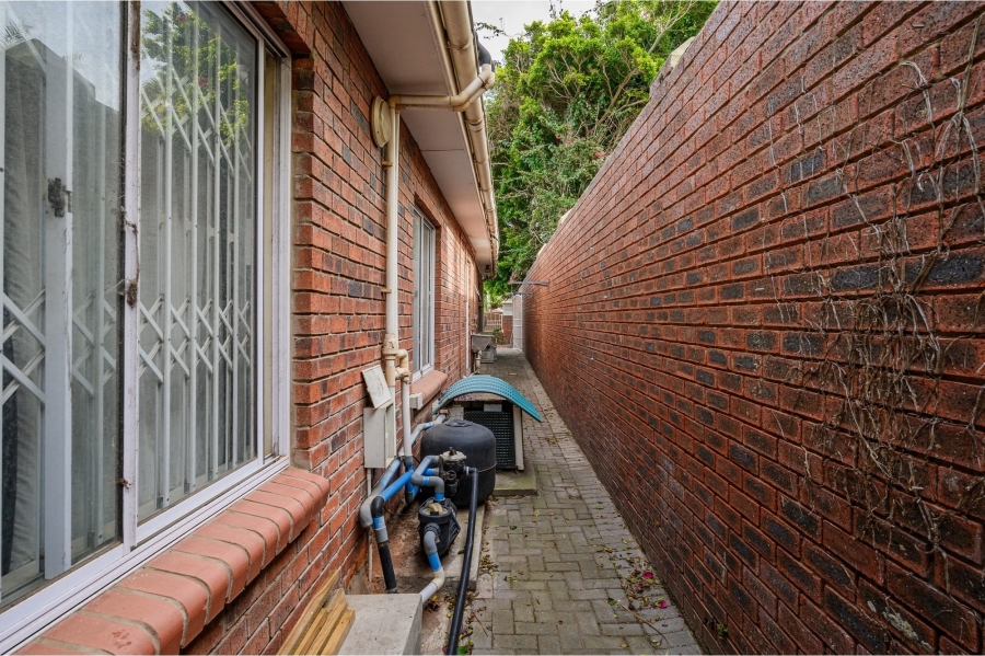 5 Bedroom Property for Sale in Summerstrand Eastern Cape